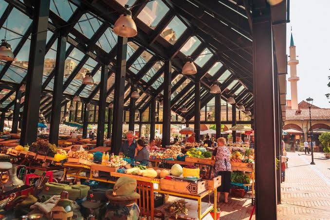 Tirana travel guide